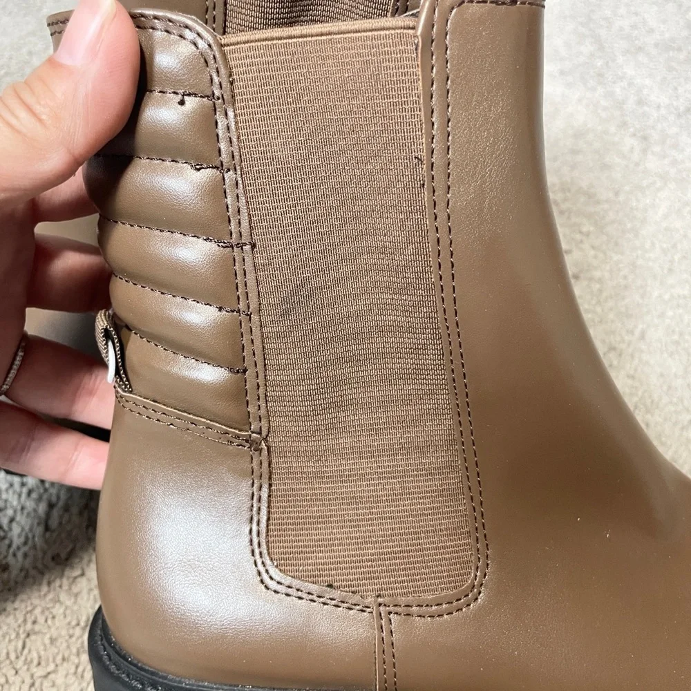 Gap Women's Brown Chelsea Boot Size 6, NWT‎